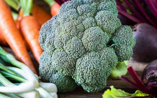 Μάθε τα 6 φθινοπωρινά λαχανικά που βελτιώνουν την υγεία και δίνουν σούπερ δέρμα!