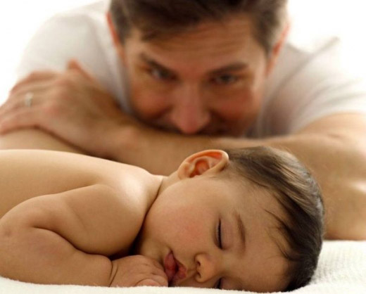 8 σημάδια που δείχνουν ότι θα γίνει καταπληκτικός μπαμπάς