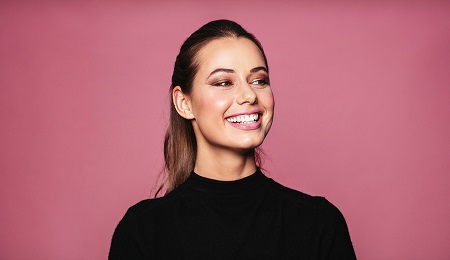 Οι 7 «χρυσοί κανόνες» για υγιή δόντια και τέλειο χαμόγελο
