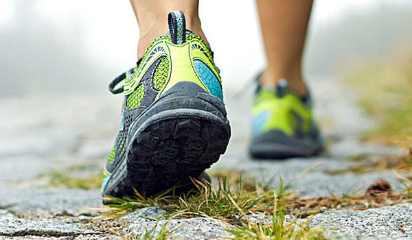 Περπάτημα και θερμίδες: Πόσο χρειάζεται για να χάσετε 1 κιλό