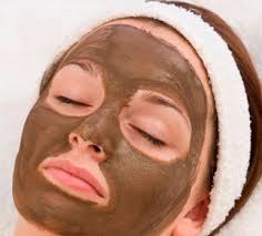 Αν θες άμεση λάμψη και σύσφιξη αυτή η μάσκα σου ταιριάζει. Για όλους τους τύπους δέρματος.