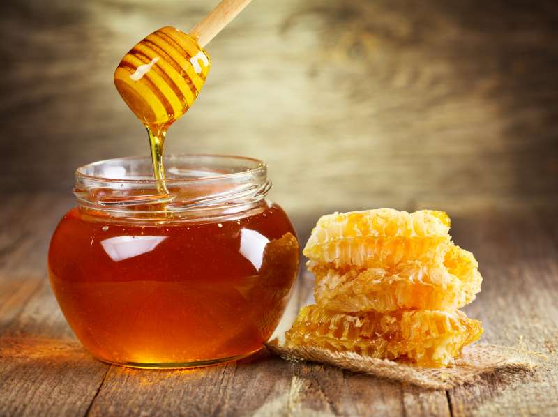 Πώς να φτιάξετε σιρόπι με μέλι και λάπαθο για μεγαλύτερη απορρόφηση σιδήρου