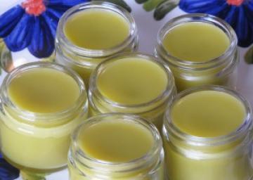 Κεραλοιφή: 7 Συνταγές με Φυσικό Κερί Μέλισσας