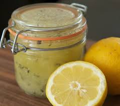 Lemon Scrub: Απολέπιση σε πρόσωπο και σώμα με πήλινγκ λεμόνι!