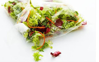 Τι κινδύνους μπορεί να κρύβουν οι συσκευασμένες σαλάτες