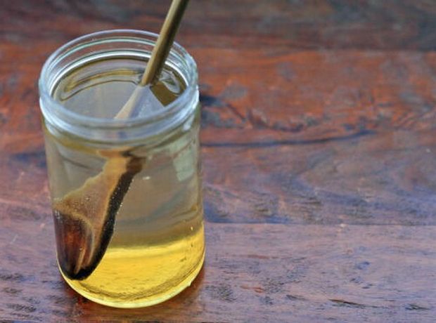 8 λόγοι να πίνεις κάθε πρωί νερό με μέλι