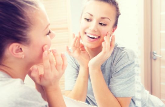 Το Μυστικό που θα Κάνει Botox στην Επιδερμίδα σας σε Μόλις 5 Λεπτά!
