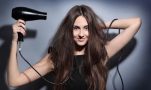 Πώς να κάνετε πιστολάκι στα μαλλιά χωρίς να καταστρέφονται οι τρίχες [vid]
