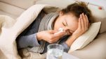 Ποια συμπτώματα δείχνουν ότι η γρίπη «γυρνάει» σε πνευμονία
