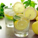 Μυστικά υγείας για το συνδυασμό λεμονιού με νερό