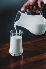 Δεν θα πιστεύεις τι μπορεί το γάλα να κάνει για την επιδερμίδα σου