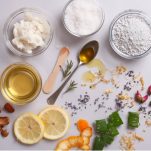 Λάδι καρύδας, jojoba, argan: Μάθε τι προσφέρουν τα 10 πιο γνωστά φυτικά συστατικά καλλυντικών