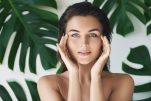 Skincare: 7 συνήθειες που πρέπει να υιοθετήσετε πριν τα 40