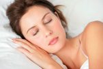 5 Τρόποι για να ομορφύνετε στον ύπνο σας