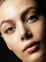 Τα 5 μυστικά του μακιγιάζ για τις γυναίκες άνω των 40 -Κρύψτε μια δεκαετία