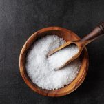 Πόσο αλάτι πρέπει να τρώμε και πώς θα μειώσεις το πολύ αλάτι στη διατροφή σου