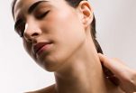 5 κινήσεις που βοηθούν στην σύσφιξη του δέρματος στο λαιμό [βίντεο]