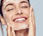 Καθαρισμός και Περιποίηση Προσώπου: 8 Συμβουλές για υπέροχο και λαμπερό δέρμα!