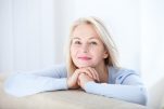 Εμμηνόπαυση και καλοκαίρι: Οδηγός ομορφιάς, φροντίδας και αντοχής