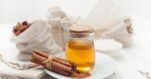 Μέλι με κανέλα: Οφέλη, ιδιότητες, παρενέργειες και μια συνταγή