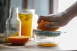 Ποια ώρα της ημέρας να αποφεύγεις τον χυμό πορτοκαλιού και τι μπορεί να προκαλέσει στον οργανισμό