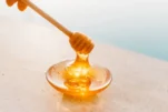 Μέλι Το Ελιξίριο: ο υγρός Χρυσός της Ομορφιάς για Όλα τα προβλήματα.