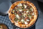 Πεντανόστιμη Συνταγή Για Πίτσα διαίτης, για τα Καλοκαιρινά βράδια στο Μπαλκόνι