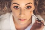 Μακιγιάζ για ώριμο δέρμα: Ποια είναι τα μυστικά για να φαίνεστε νεότερες