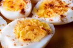 Βραστά αυγά: Έχουν περισσότερη πρωτεΐνη από άλλα είδη αυγών;