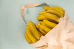 Τι Yγιεινό Mπορείτε να Φτιάξετε με τις Φλούδες από τις Μπανάνες
