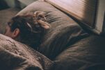 Μαγνήσιο ή μελατονίνη; Τι μάς βοηθάει περισσότερο για έναν καλύτερο και ξεκούραστο ύπνο