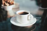 Καφές: Πόσο μπορείτε να πίνετε την ημέρα; Ειδικοί απαντούν