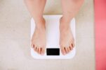 Διαλειμματική δίαιτα ή μείωση θερμίδων; Τι είναι πιο αποτελεσματικό στην απώλεια βάρους